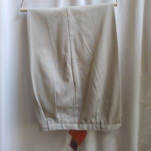 NWT Khaki Pants Pockets Pleated Belt Loops Kohls